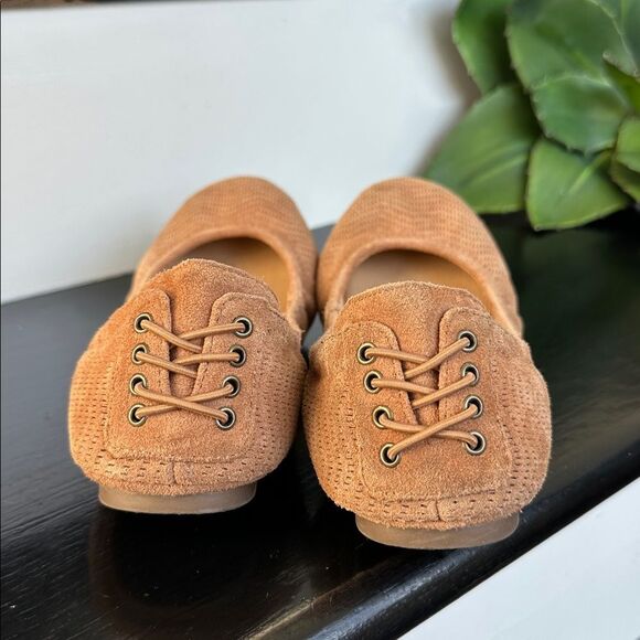 Lucky Brand Ballet Flats Tan Suede Look Comfort Flexible Sole Slip-On Shoes 7 - Picture 2 of 5